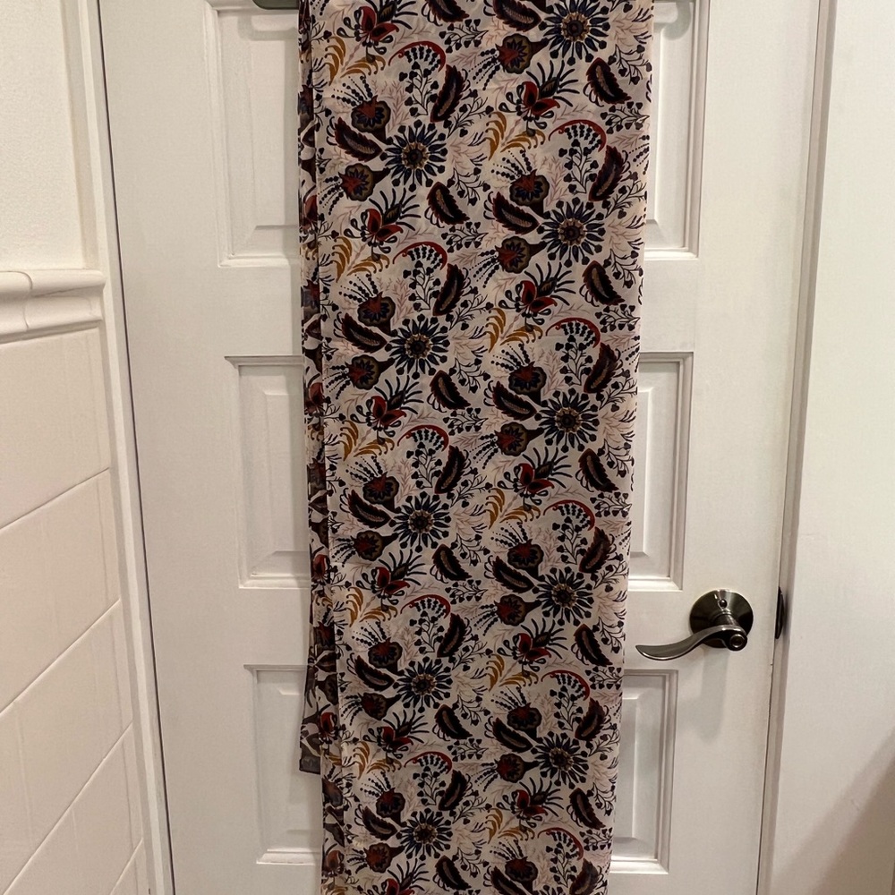 Haute Hijab chiffon rectangle hijab in stylized floral print.